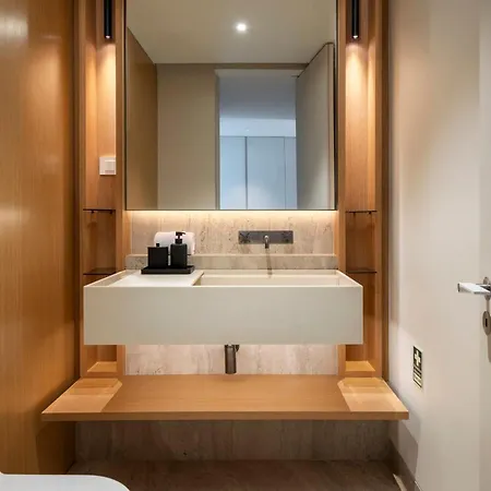 Savoy Monumentalis I By An Island Фуншал