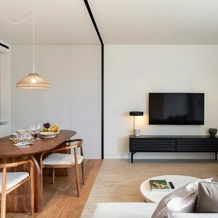 Daire Savoy Monumentalis I By An Island *