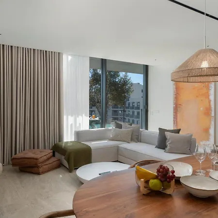 Savoy Monumentalis I By An Island Apartment