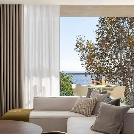 Savoy Monumentalis I By An Island Apartment