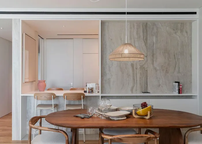 Savoy Monumentalis I By An Island * 푼샬