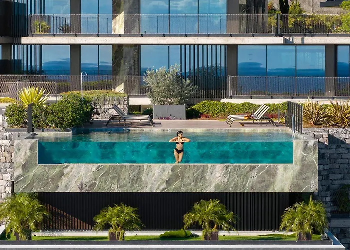Savoy Monumentalis I By An Island *